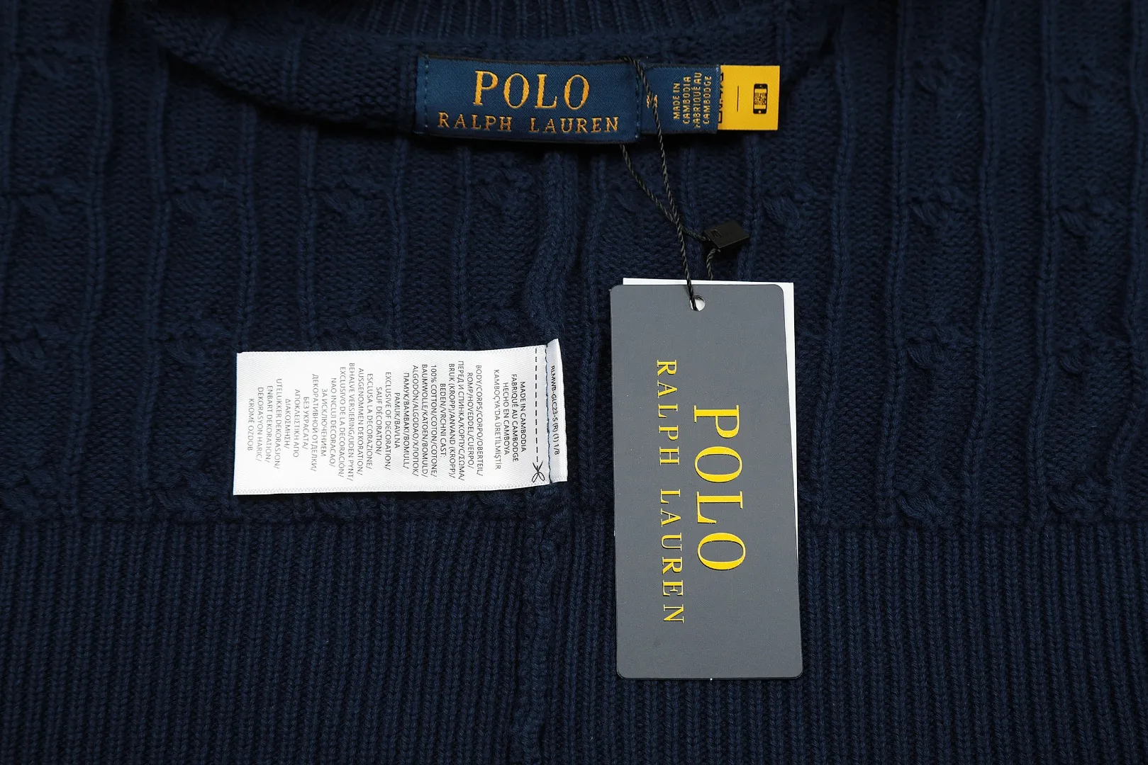 🅿️176 "Top quality" Style number: DS021# (not off the shelves all year round) [Ralph Lauren round neck cardigan solid color pony embroidered logo knitted short sleeves] ✅Ralph Lauren classic basic versatile all-season cardigan knitted short sleeves ✅Main supplier platform live broadcast Wholesale entities Replenish when out of stock Not off the shelves ✅ZP quality 1:1 version Scan the code to enter the GF website Counter quality ✅Details and quality are the only one in Guangzhou. Imported quality cotton yarn, focusing on high-end, cost-effective. Needless to say good quality. ✅The version is restored to the original order. The maximum size can be worn up to 160 pounds. Loose, comfortable and stress-free.